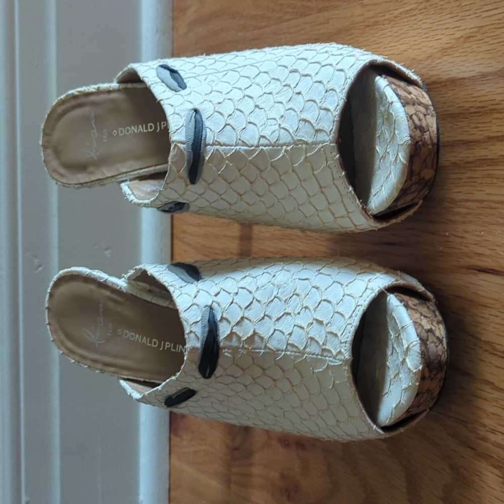 Donald Pliner Heels